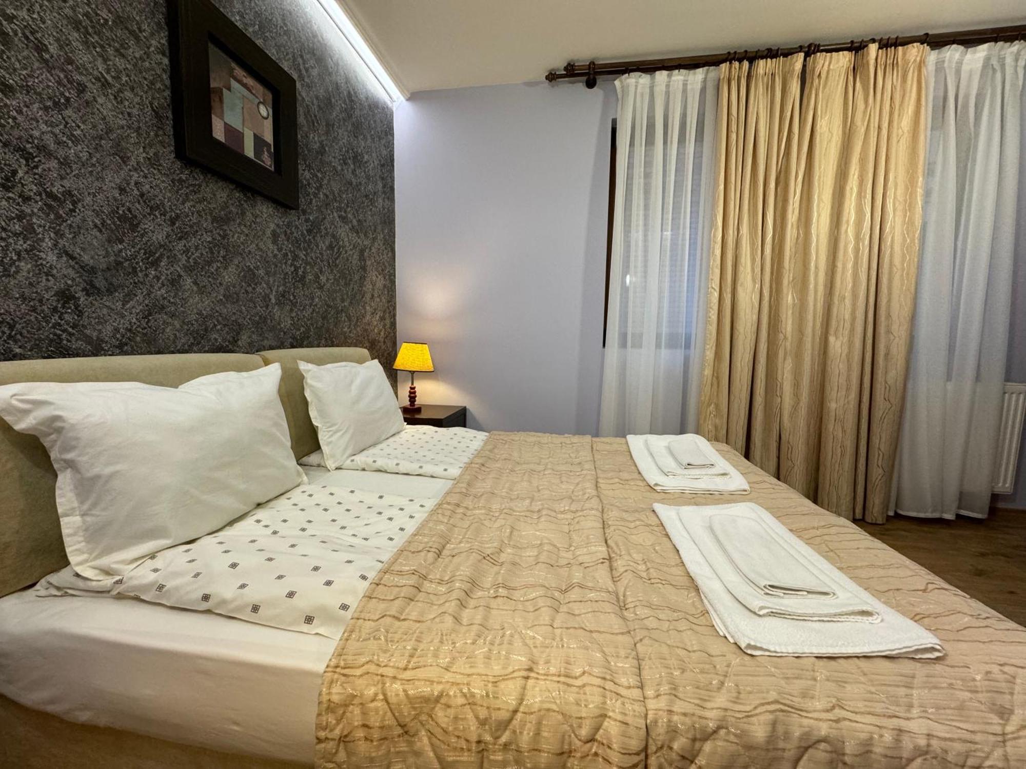 Family Hotel Eterno Tsigov Chark Exterior photo