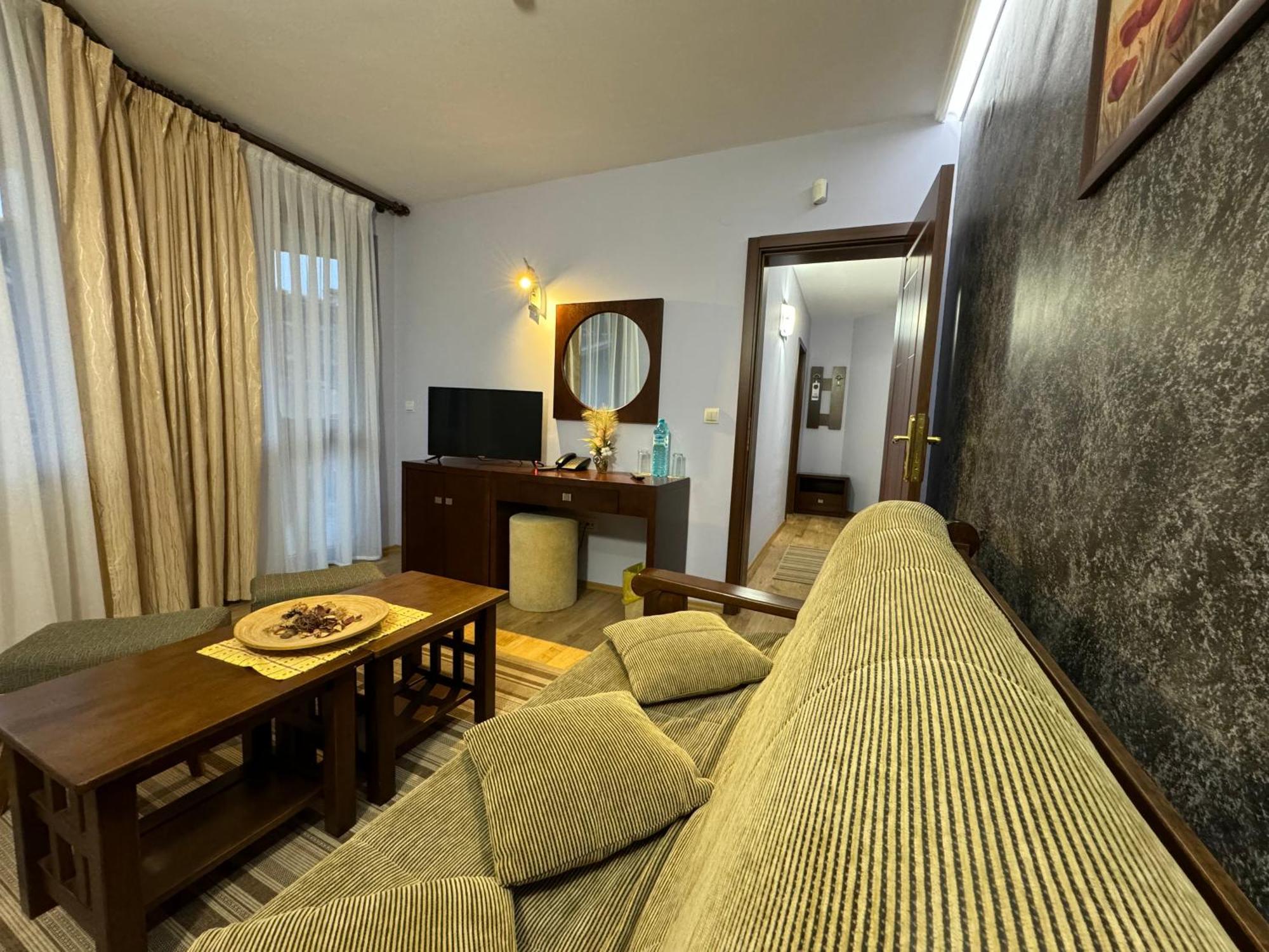 Family Hotel Eterno Tsigov Chark Exterior photo