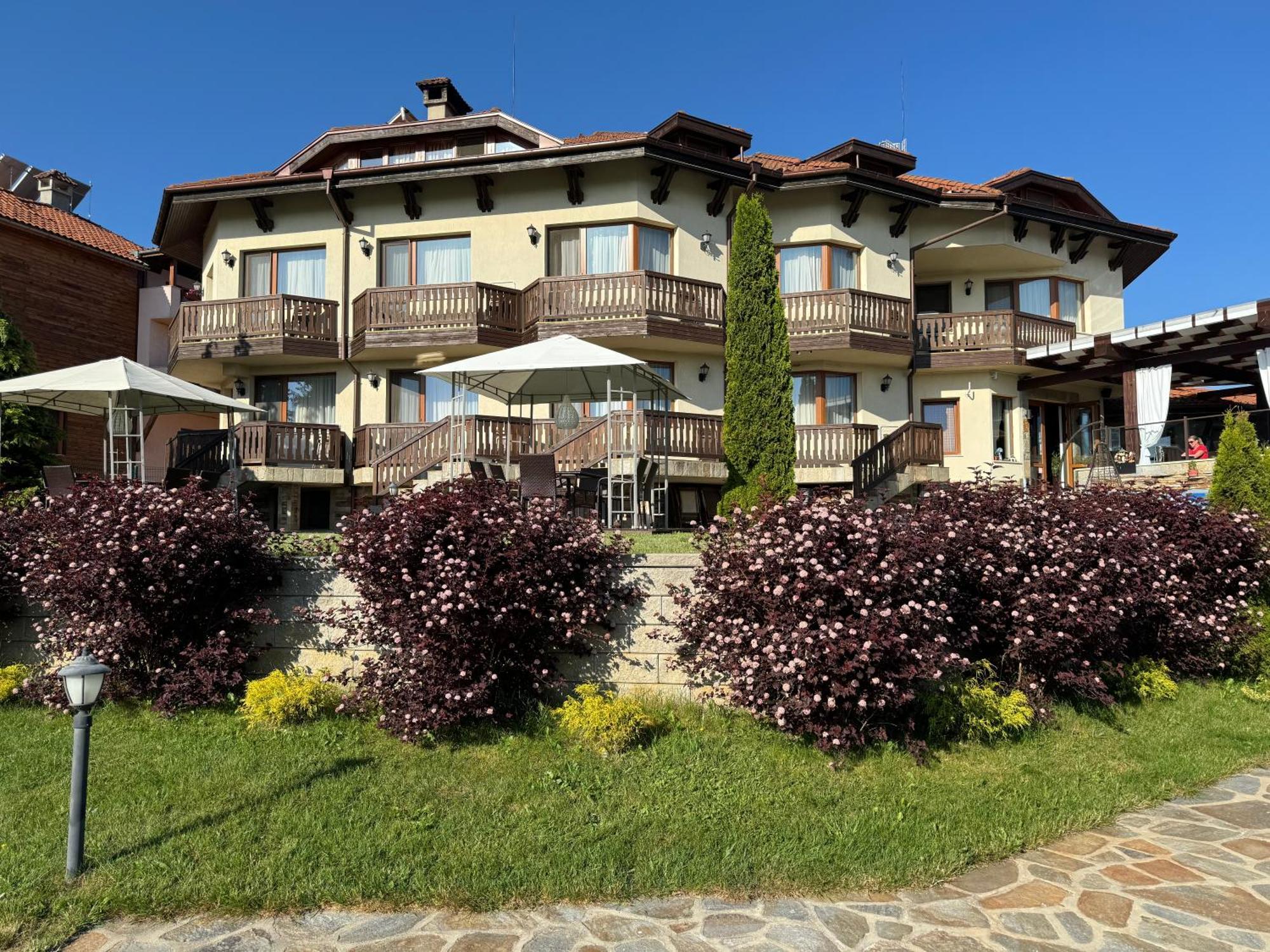 Family Hotel Eterno Tsigov Chark Exterior photo